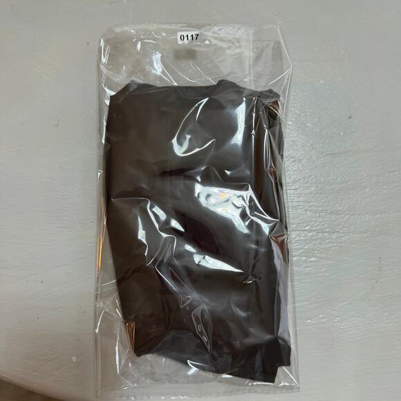 Athlete Under Armour womens black top measurements provided gym exercise fitness - Picture 7 of 7